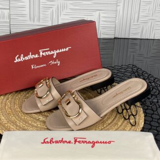 salvatore ferragamo terlik vizon gold toka