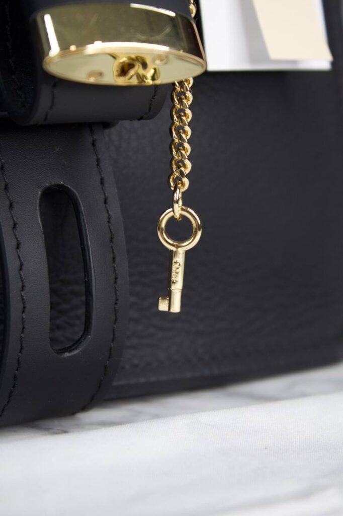 chloe canta siyah medium aby day shoulder 27x30 cm