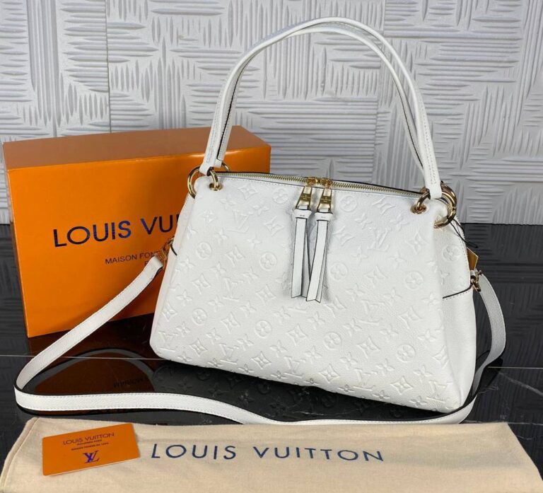 louis vuitton canta pontheu beyaz hakiki deri 36x26 cm