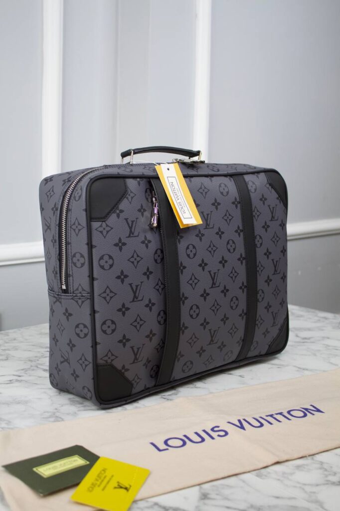 louis vuitton canta sirt ve evrak monogram gri ithal 29x38.5x11 cm