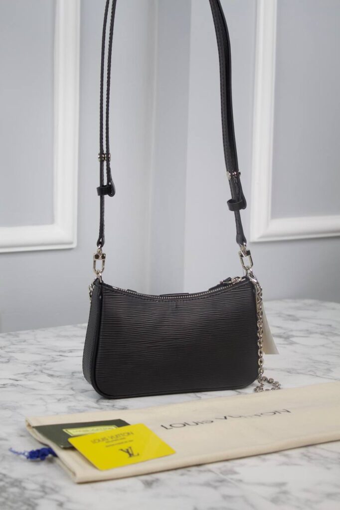 louis vuitton canta siyah epi ithal easy pouch on strap 19x11.5x3 cm