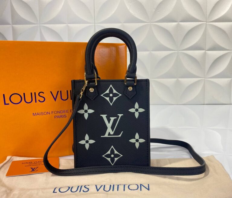 louis vuitton canta siyah sac plat 13x17 cm deri buyuk desen