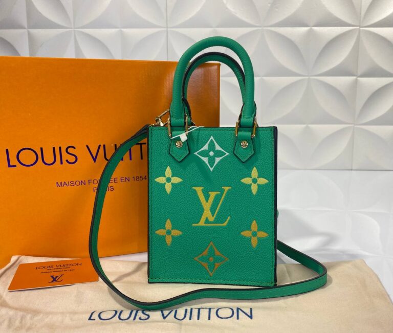 louis vuitton canta yesil sac plat 13x17 cm deri buyuk desen