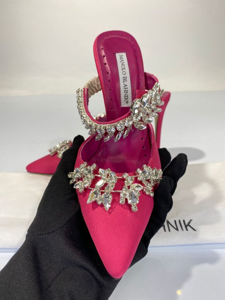 manolo blahnik ayakkabi pembe topuklu 12 cm