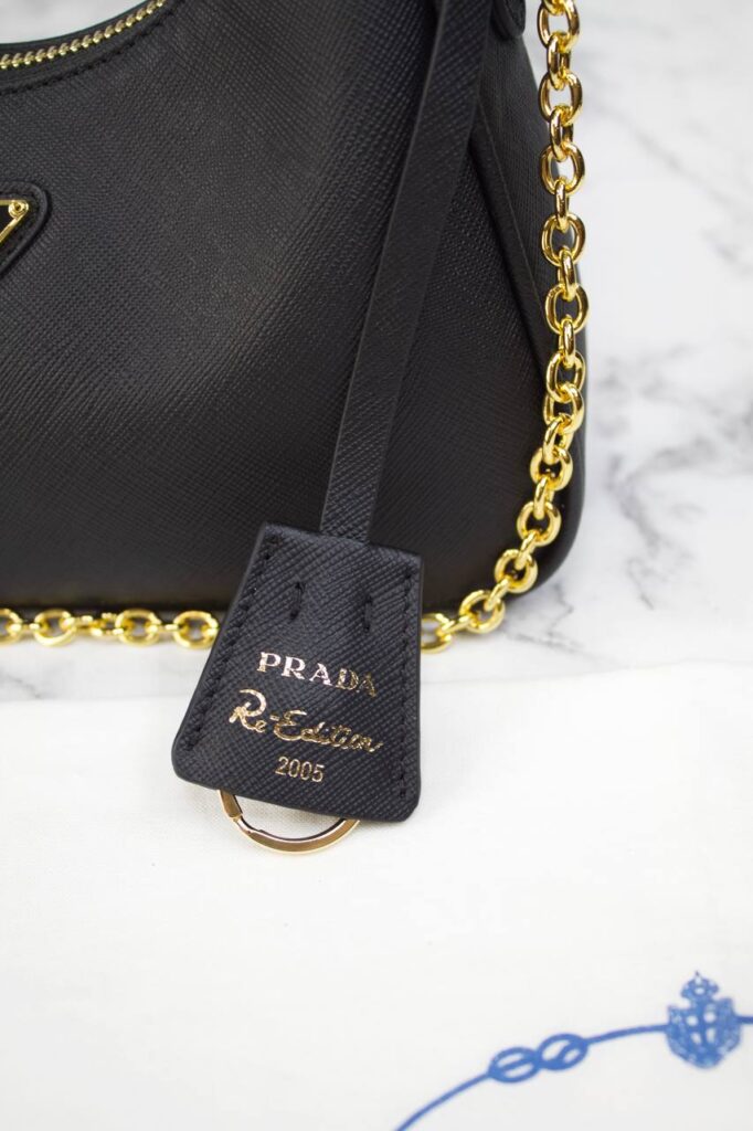 prada canta re edition 2005 saffiano siyah 22x18x6.5 cm ithal