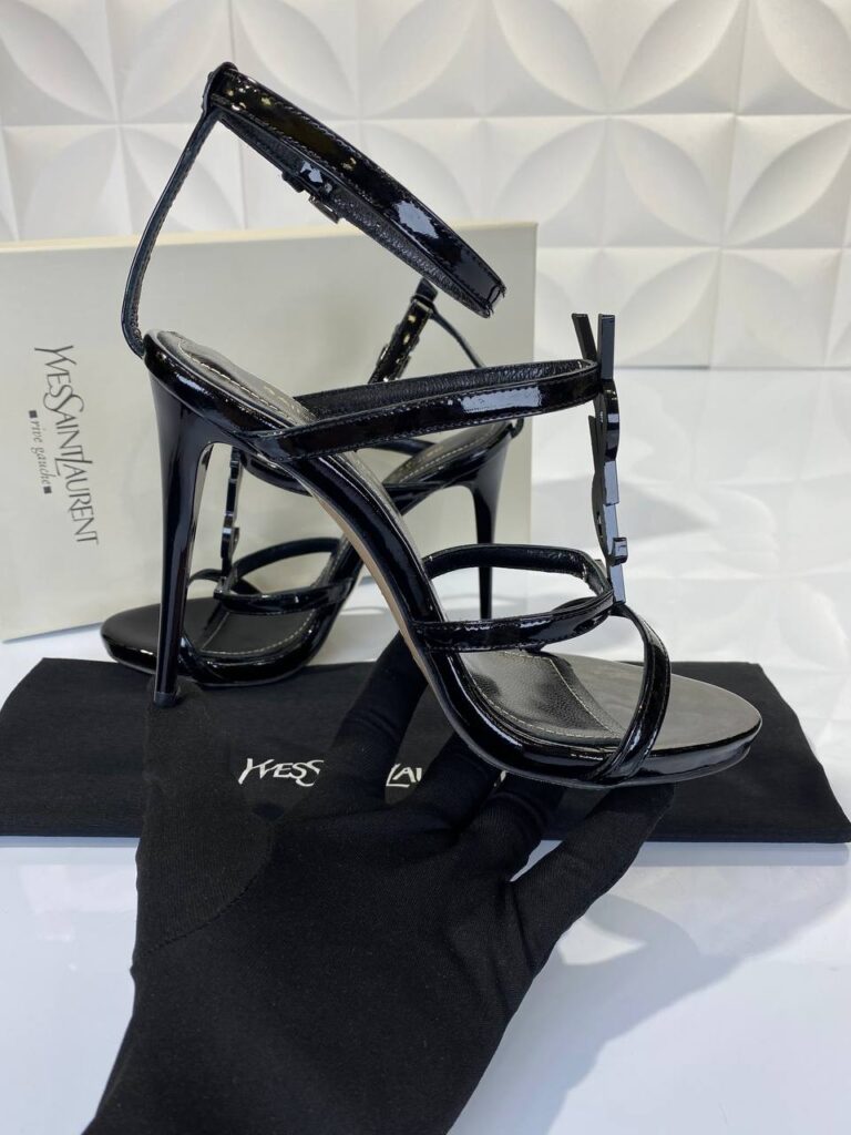 yves saint laurent ayakkabi siyah rugan topuk 9 cm fantastic