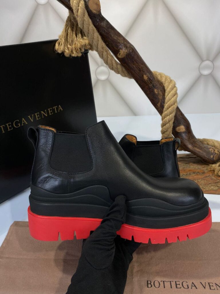 bottega veneta bot the tire kisa boy siyah kirmizi taban