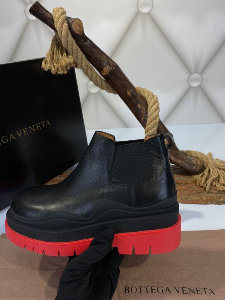 bottega veneta bot the tire kisa boy siyah kirmizi taban