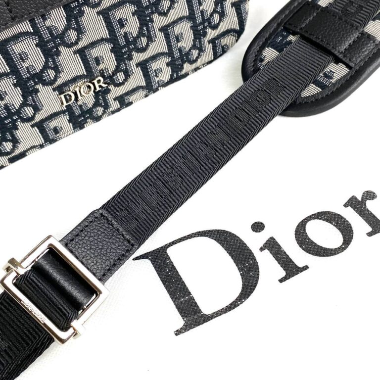 christian dior canta safari mesenger erkek postaci siyah simetrik kesim 22x15x6 cm