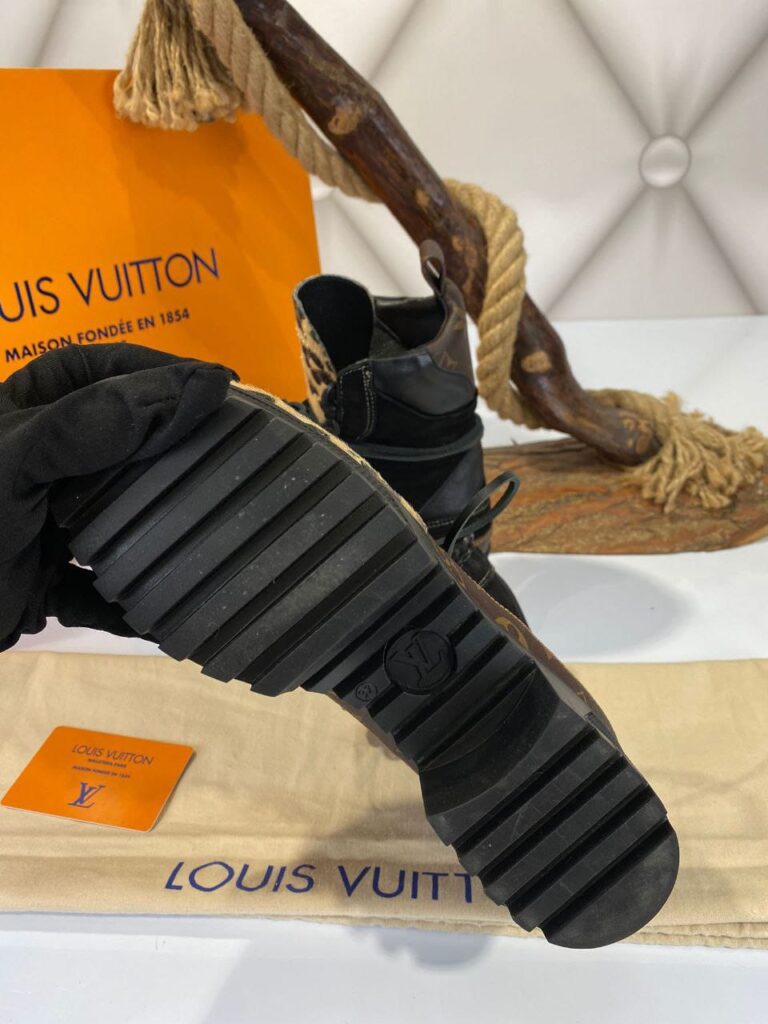 louis vuitton bot monogram leopar desenli