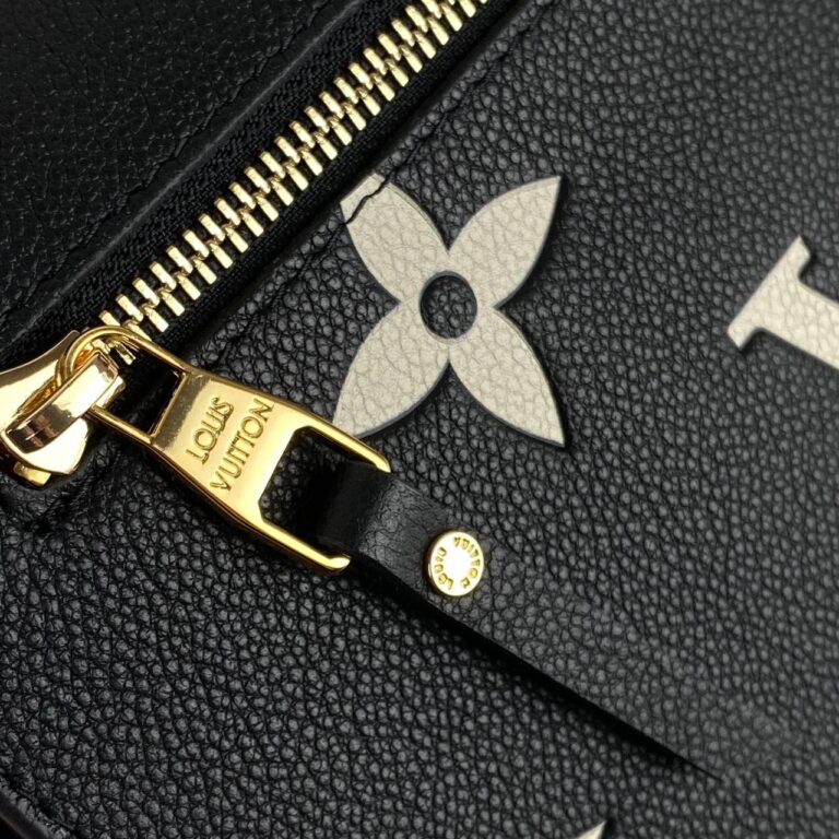 louis vuitton canta metis pochette siyah oversize empreinte bicolor deri 25x19