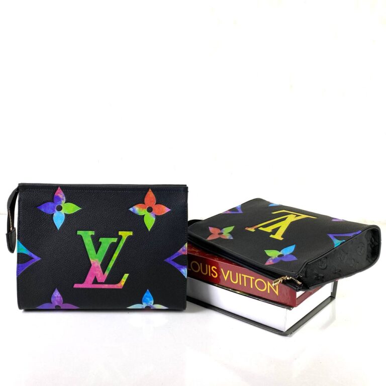 louis vuitton canta renkli logo toiletry pouch portfoy 26x20 cm siyah oversize