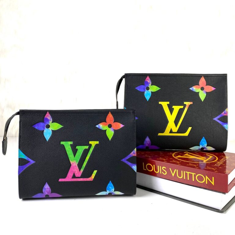 louis vuitton canta renkli logo toiletry pouch portfoy 26x20 cm siyah oversize