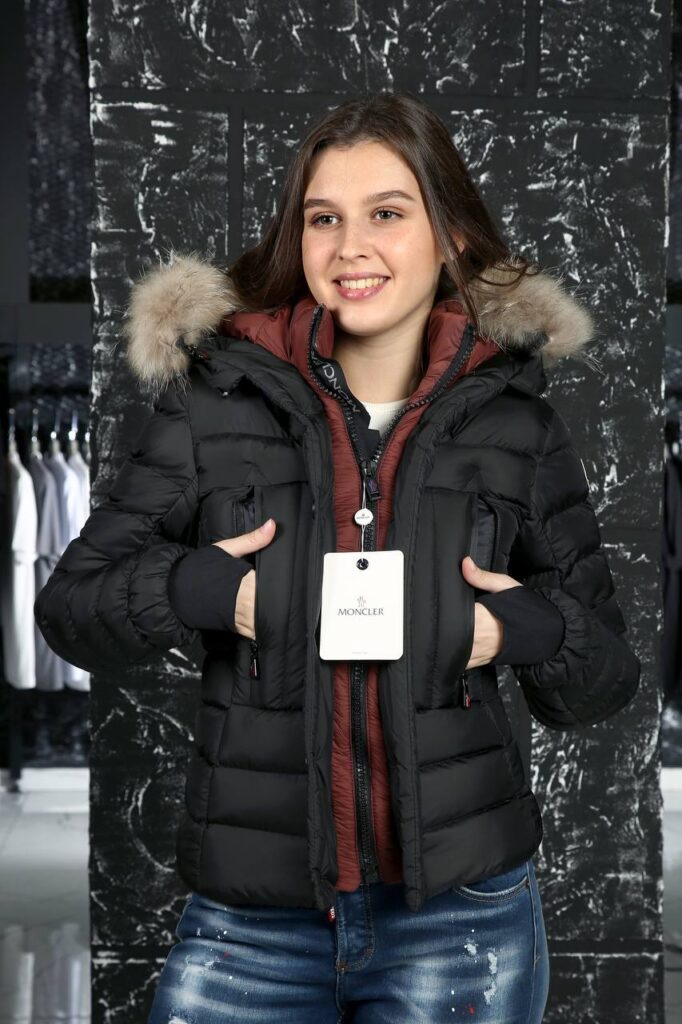 moncler mont cift kat gorunumlu siyah mat bordo seritli