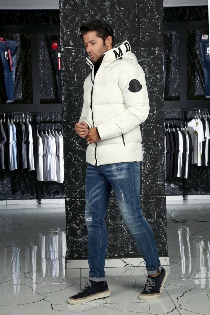 moncler mont erkek beyaz kapusonlu