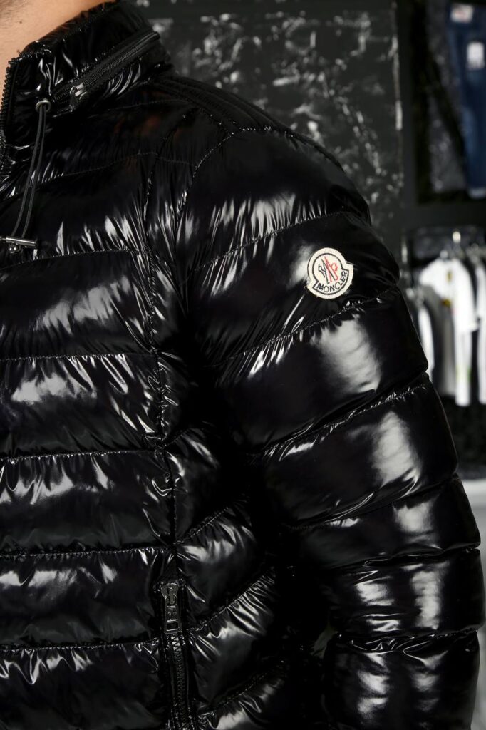 moncler mont erkek parlak siyah gizli kapusonlu