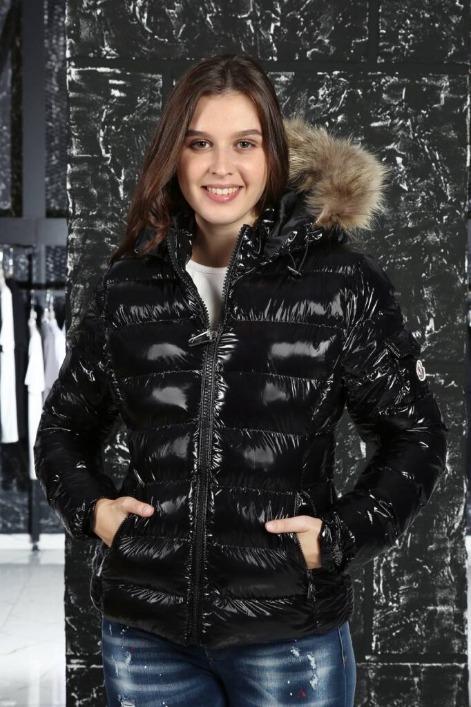 moncler mont kolu cepli parlak siyah