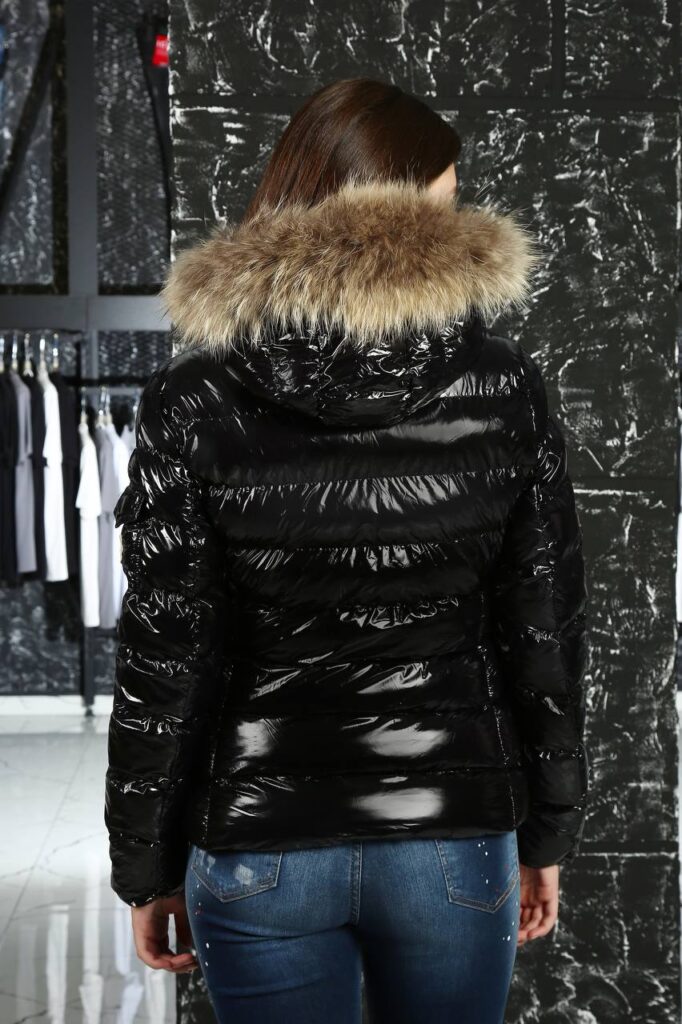 moncler mont kolu cepli parlak siyah
