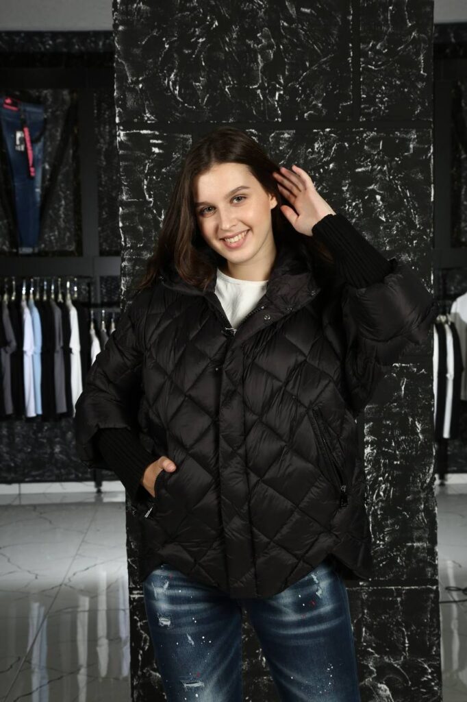 moncler mont siyah kapitone kolu triko kapusonlu