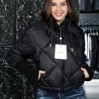 moncler mont siyah kollari triko detayli
