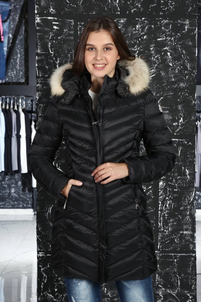 moncler mont uzun siyah mat oklu desen