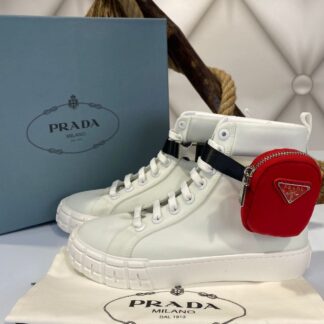 prada bot beyaz cantali hakiki deri