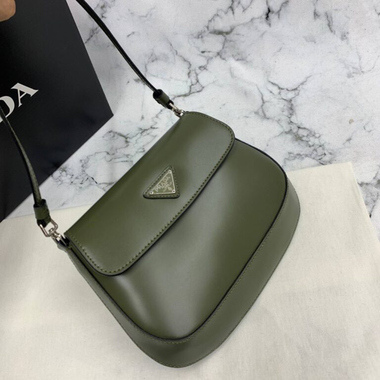 prada canta cleo brushed haki yesil hakiki deri 21x16 cm