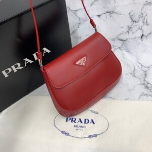 prada canta cleo brushed kirmizi hakiki deri 21x16 cm
