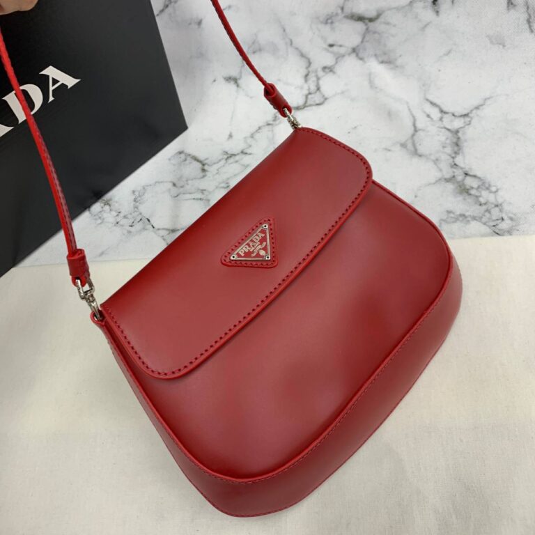 prada canta cleo brushed kirmizi hakiki deri 21x16 cm