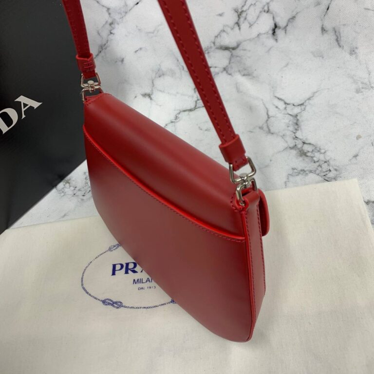 prada canta cleo brushed kirmizi hakiki deri 21x16 cm