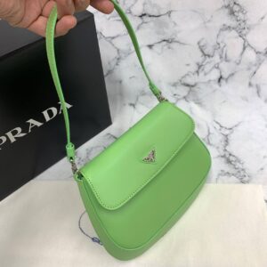 prada canta cleo brushed neon yesil hakiki deri 21x16 cm