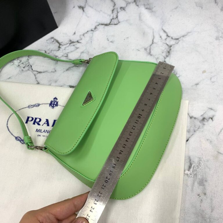 prada canta cleo brushed neon yesil hakiki deri 21x16 cm