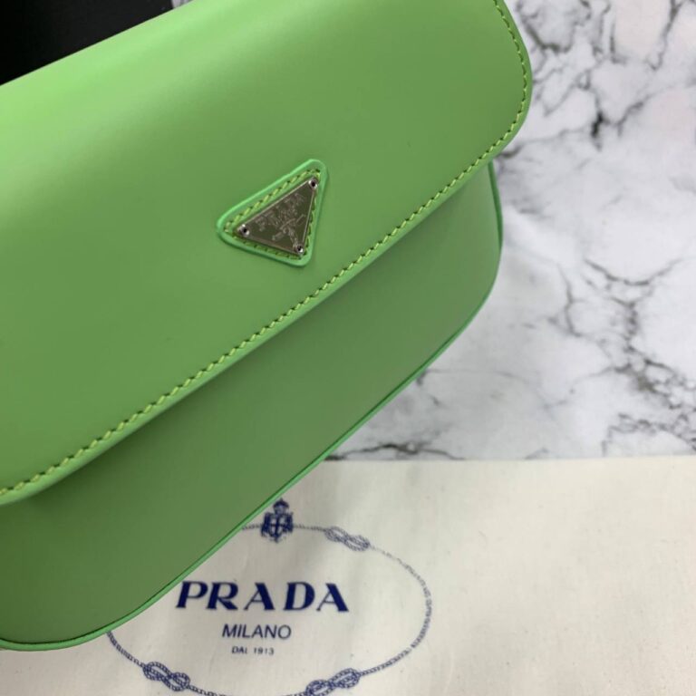 prada canta cleo brushed neon yesil hakiki deri 21x16 cm