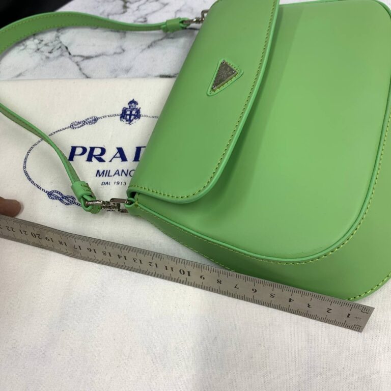 prada canta cleo brushed neon yesil hakiki deri 21x16 cm