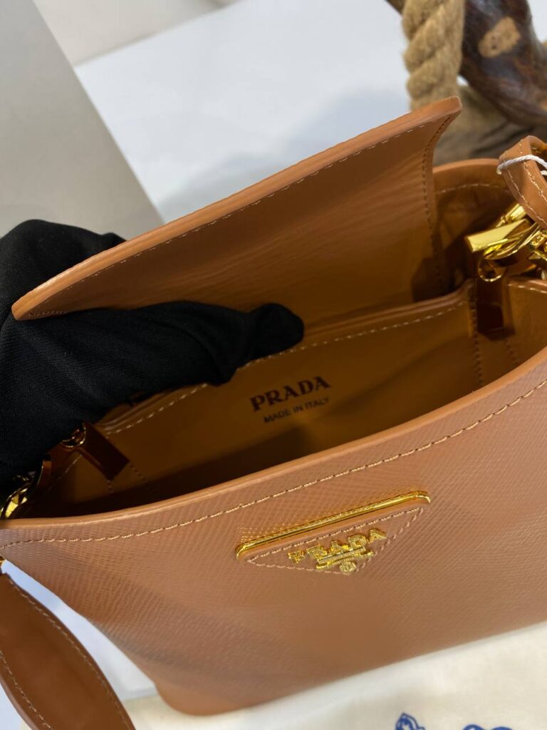 prada canta medium saffiano taba 21x17 cm ithal