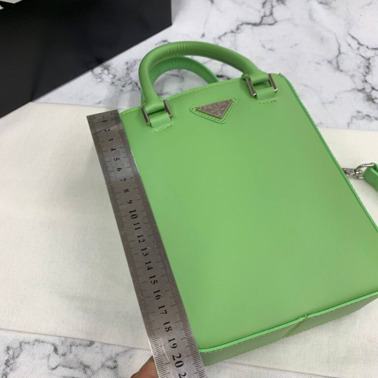 prada canta small brushed leather tote neon yesil renk ithal 20x14x9 cm