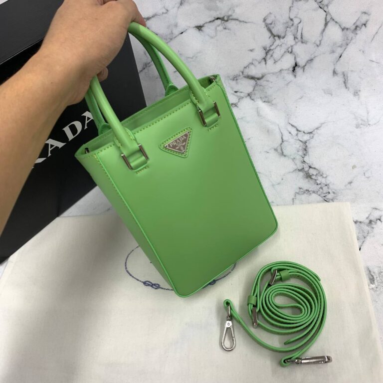 prada canta small brushed leather tote neon yesil renk ithal 20x14x9 cm