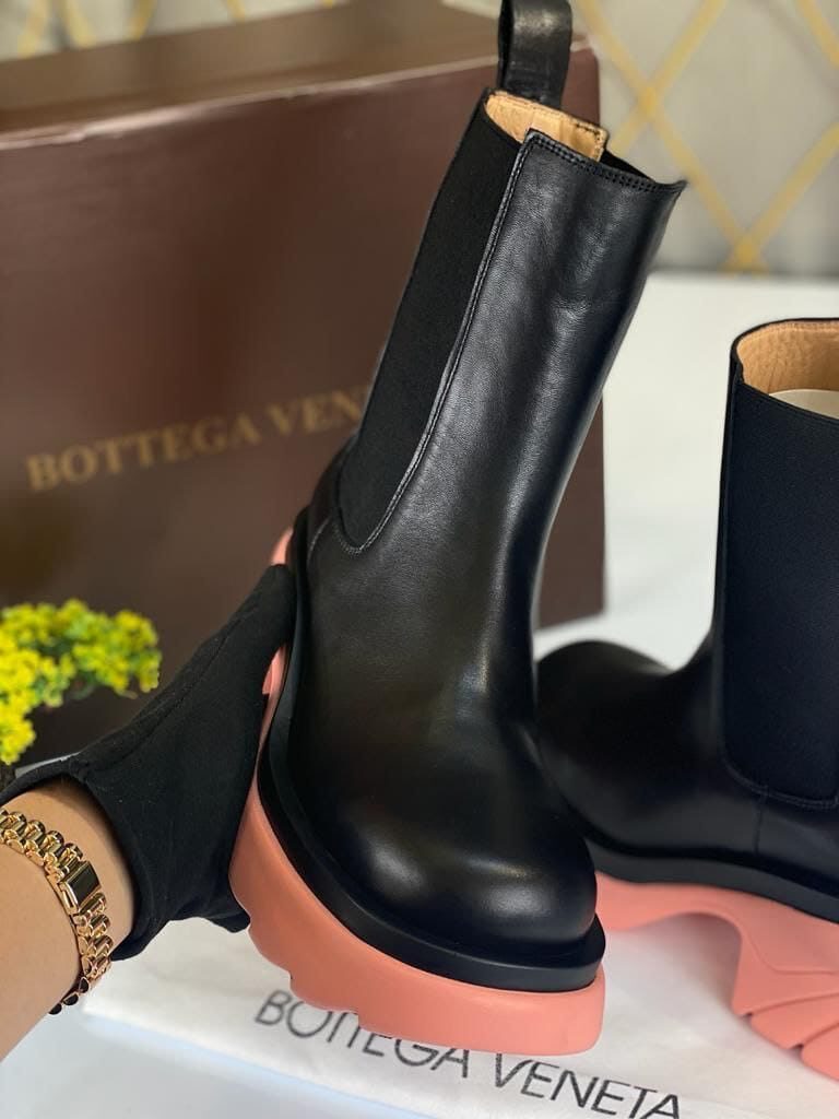 bottega veneta bot topuklu siyah pembe yeni sezon