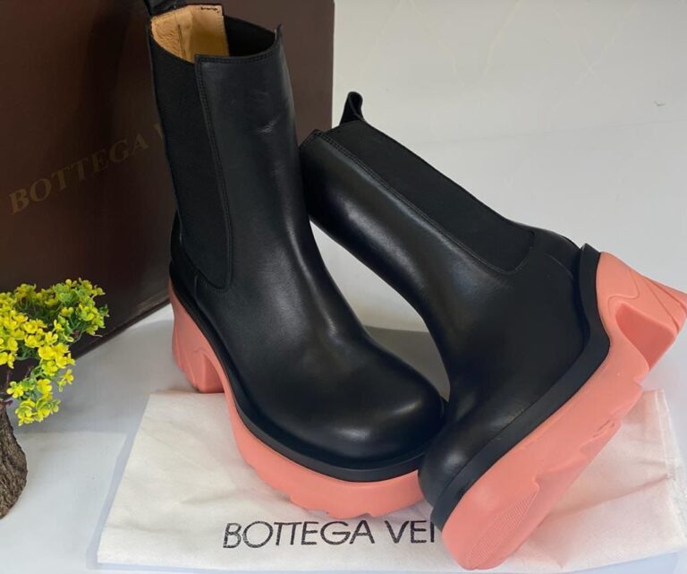 bottega veneta bot topuklu siyah pembe yeni sezon