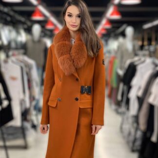 christian dior kaban luxury kremit rengi palto kase kumas yakasi tilki tuyu