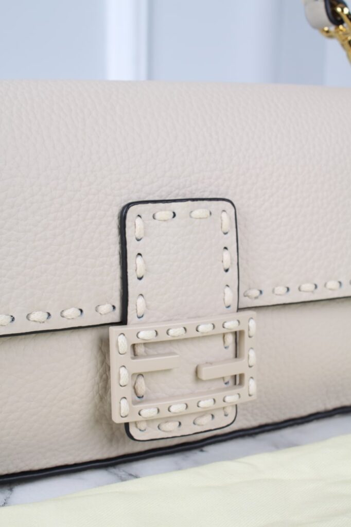 fendi canta baguette bej ithal 26x14x4 cm