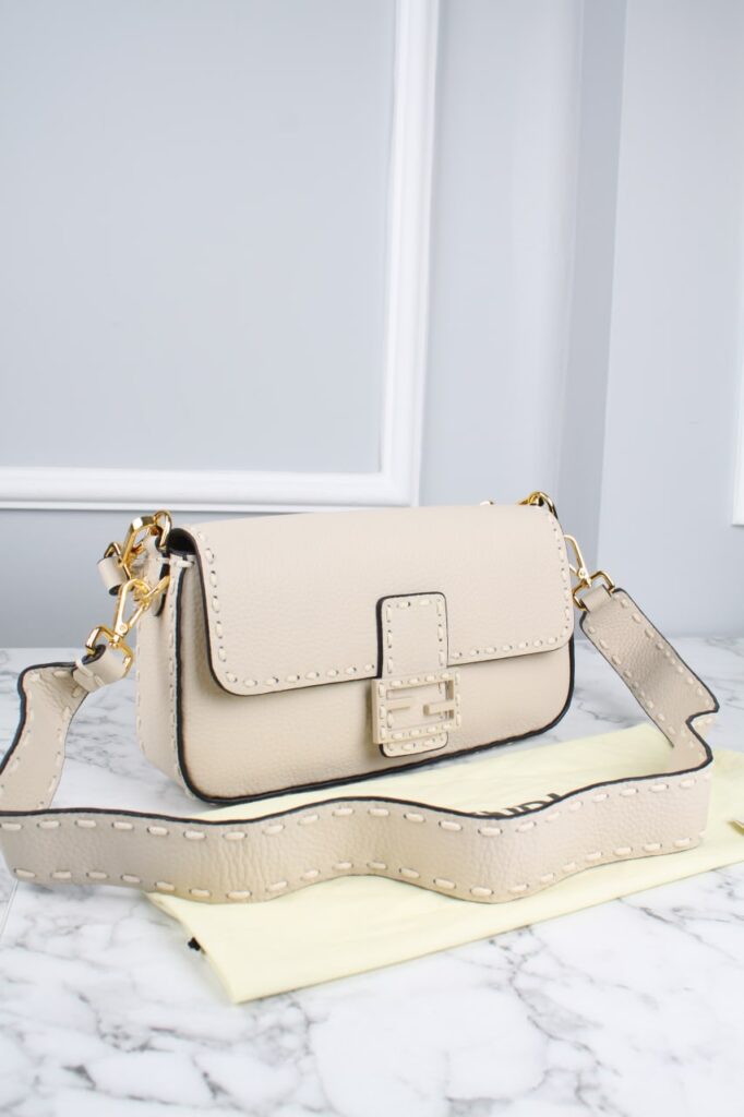 fendi canta baguette bej ithal 26x14x4 cm