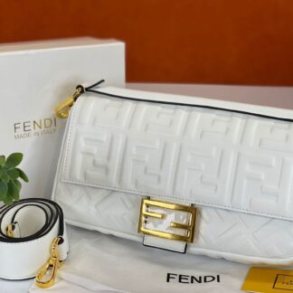 fendi canta baguette beyaz kabartma desen ithal 27x16x6 cm