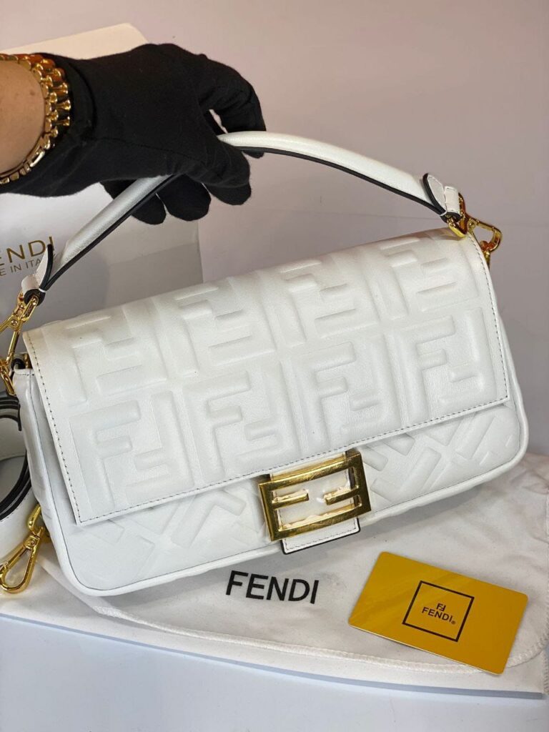 fendi canta baguette beyaz kabartma desen ithal 27x16x6 cm