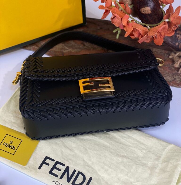 fendi canta baguette siyah orgulu ithal 27x16x6 cm