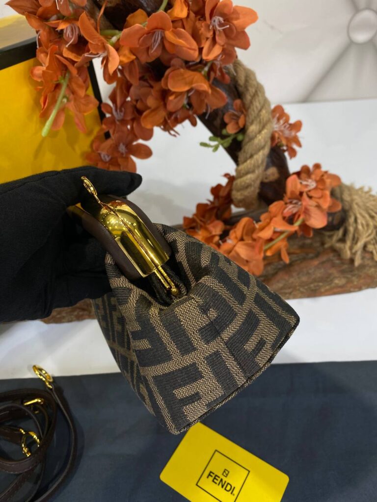 fendi canta first orta boy monogram kahve hakiki deri 26x18x9.5 cm