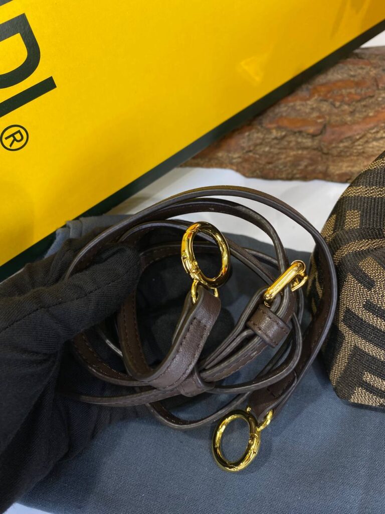 fendi canta first orta boy monogram kahve hakiki deri 26x18x9.5 cm