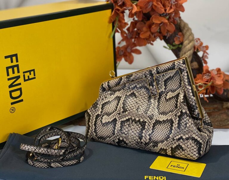 fendi canta first orta boy naturel piton hakiki deri 26x18x9.5 cm