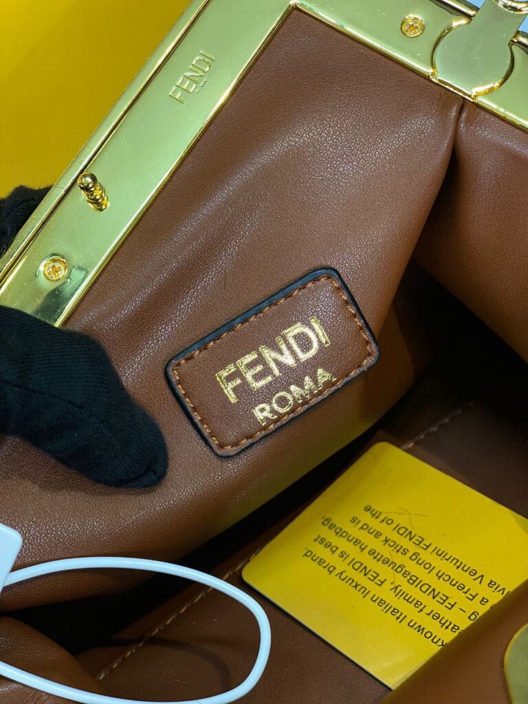 fendi canta first orta boy tuylu kahve hakiki deri 26x18x9.5 cm