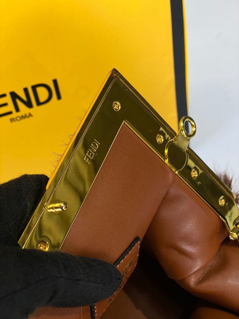 fendi canta first orta boy tuylu kahve hakiki deri 26x18x9.5 cm